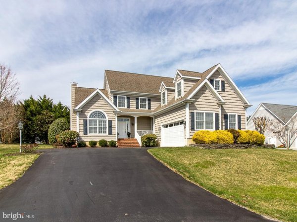 10 WELLINGTON Pl REHOBOTH BEACH, DE 19971