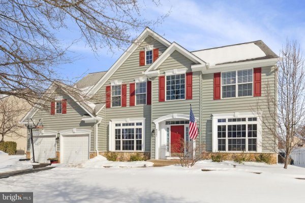 8307 BANISTER Rd SEVERN, MD 21144